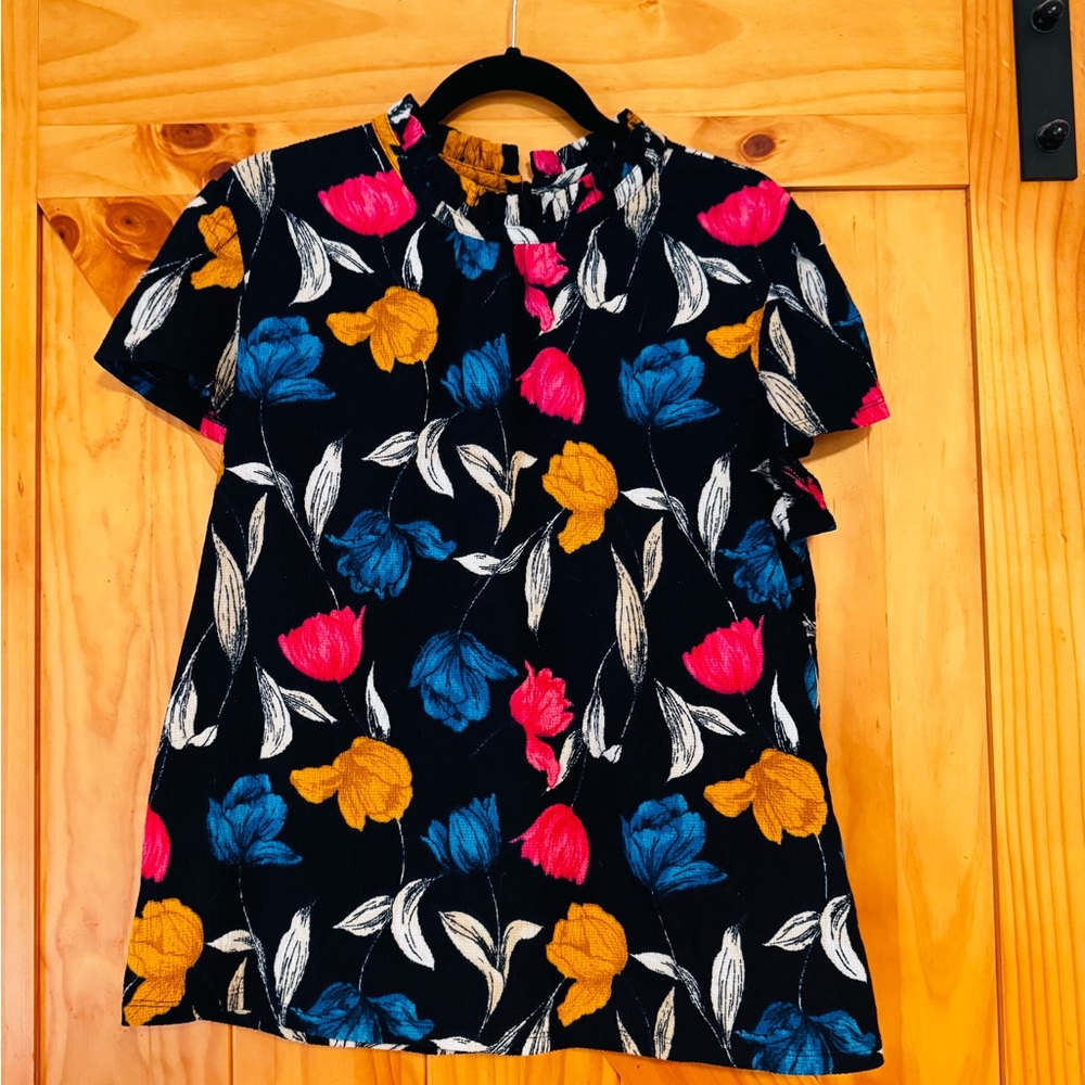 Ann Taylor Navy and White Patterned Top